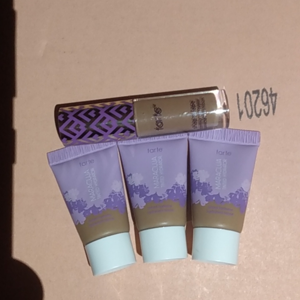 Tarte makeup bundle - Picture 1 of 2